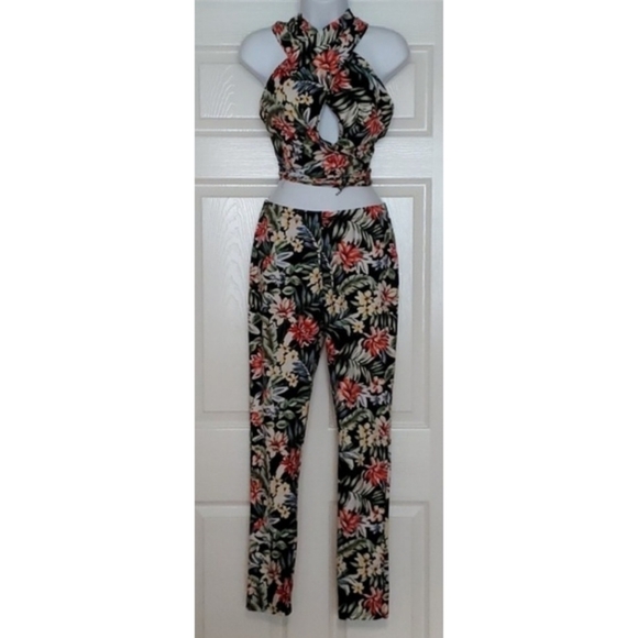 **2 piece tropical set pants and wrap top size large - Picture 1 of 11